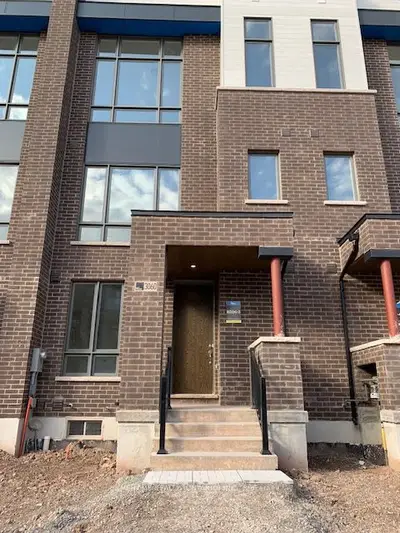 3060 Perkins Way, Oakville, On L6h 7z4