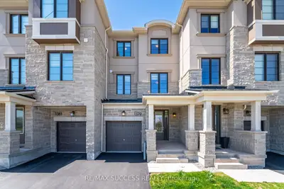 Att/Row/Townhouse in Oakville