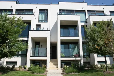 Condo Townhouse in Toronto