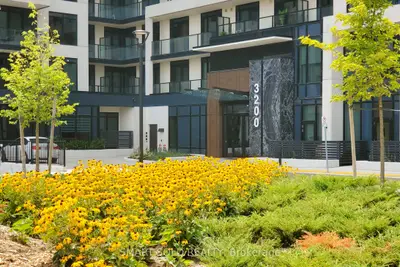 Condo Townhouse in Oakville