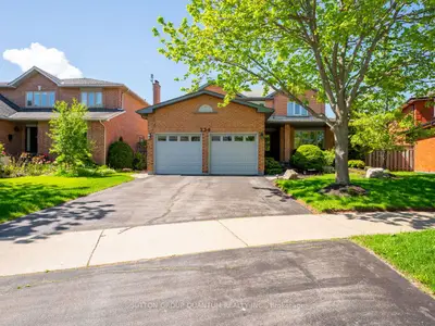 Detached in Oakville