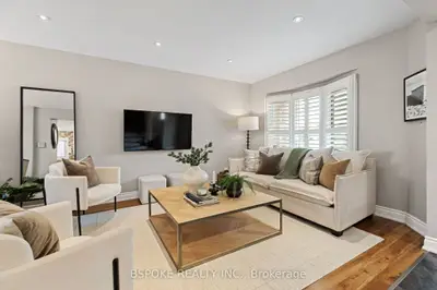 Detached in Burlington