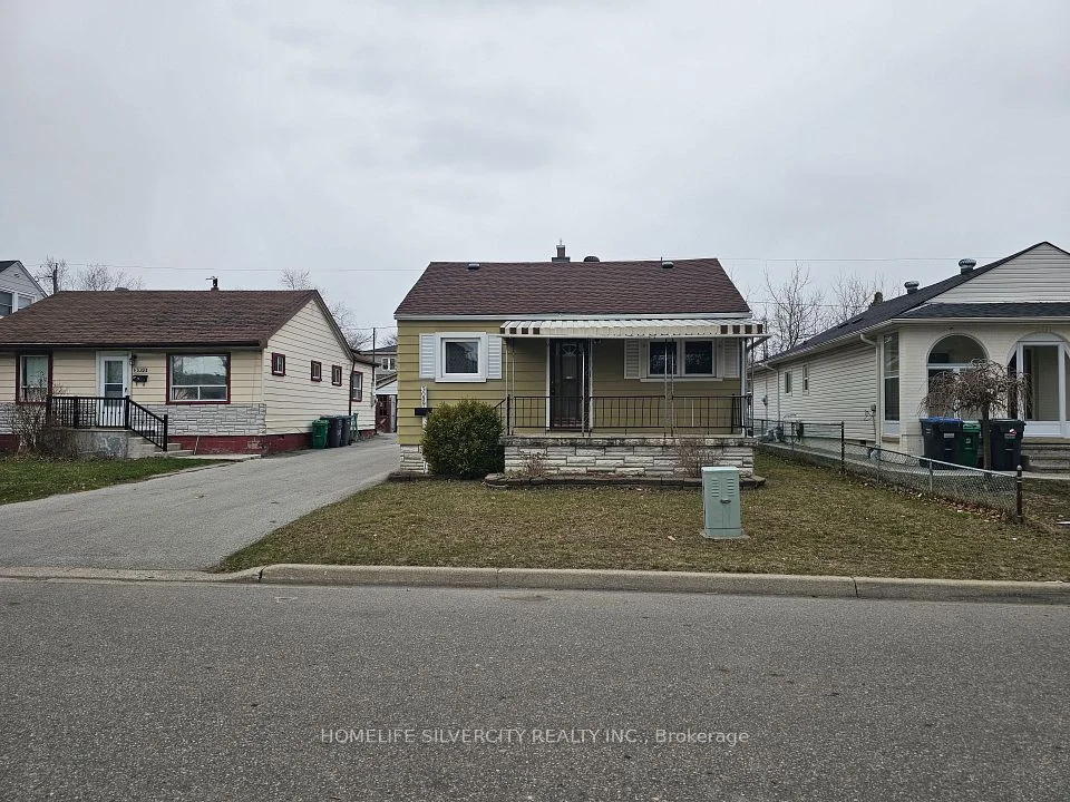 3099 Merritt Avenue, Mississauga, ON L4T 1P4