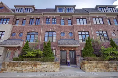 Att/Row/Townhouse in Mississauga