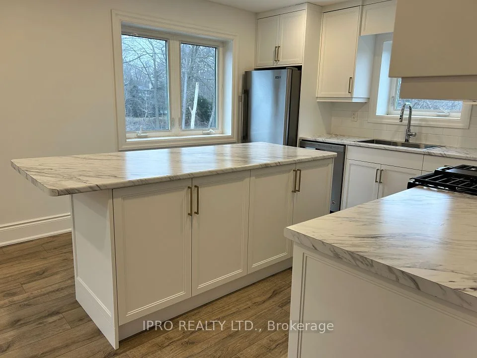1661 Lakeshore Road W 2, Mississauga, ON L5J 1J4