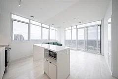 4065 Confederation Parkway Ph4304, Mississauga, On L5b 0l4