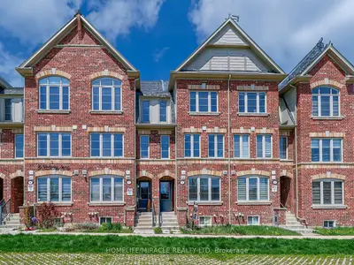 Att/Row/Townhouse in Brampton