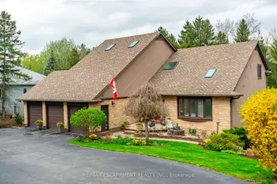 Detached in Burlington