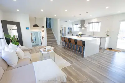 Detached in Burlington