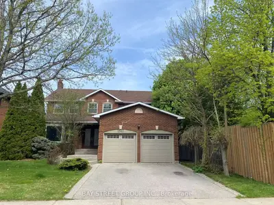 Detached in Oakville