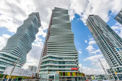 3900 Confederation Parkway 5010, Mississauga, On L5j 1j4