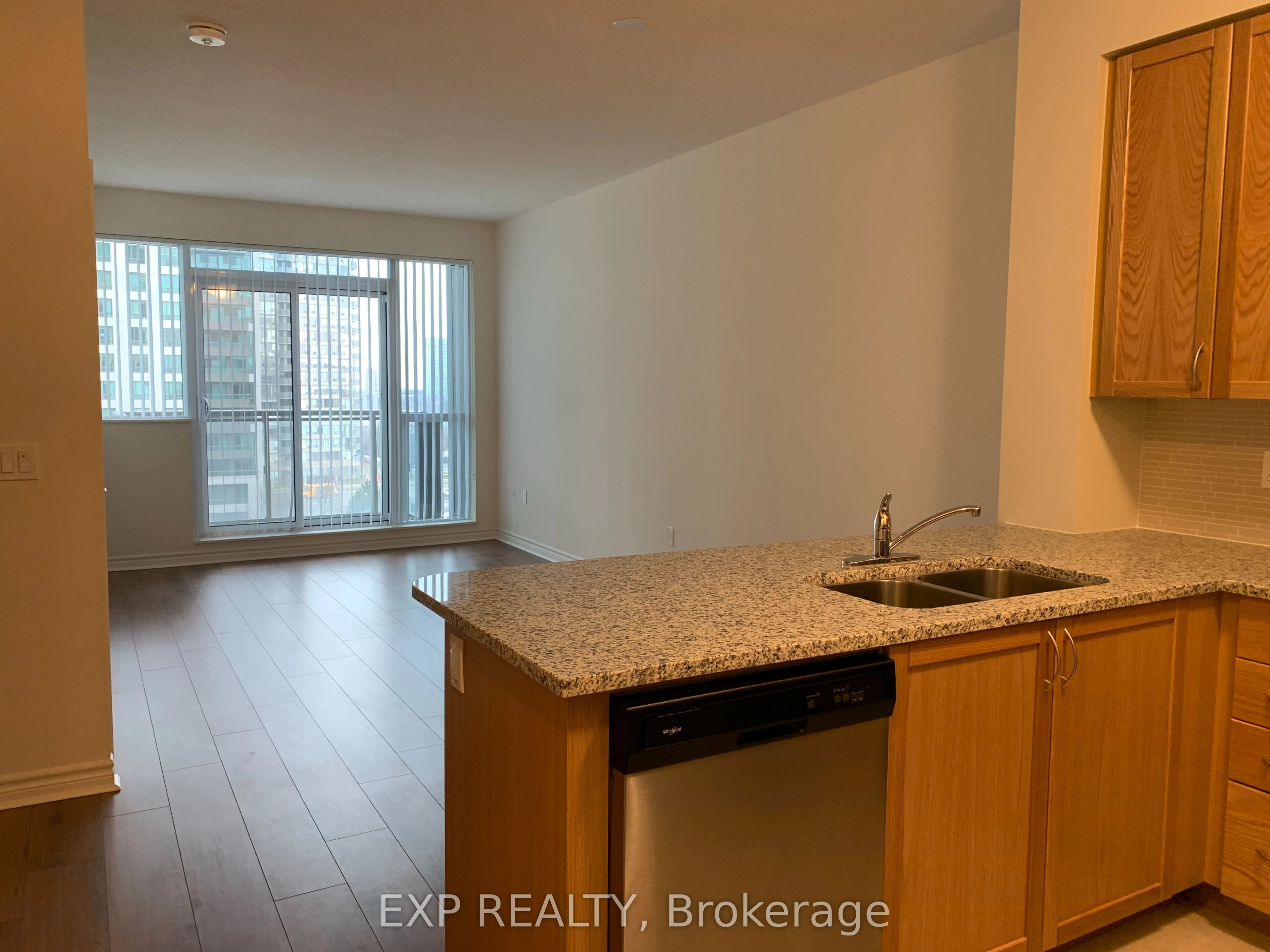 349 Rathburn Road W 712, Mississauga, ON L5B 0G9