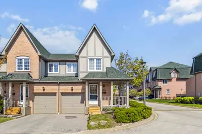 Condo Townhouse in Mississauga