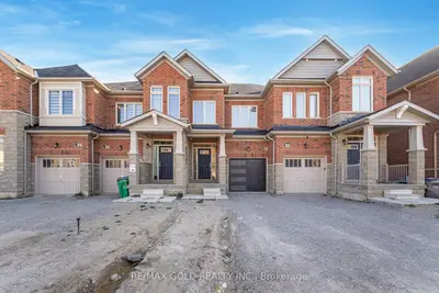 Att/Row/Townhouse in Caledon
