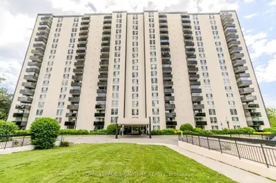 Condo Apartment in Toronto