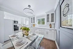 1221 Dundix Road 19, Mississauga, ON L4Y 3Y9