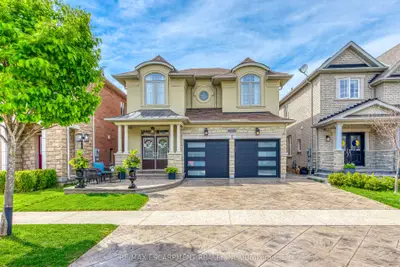 Detached in Burlington