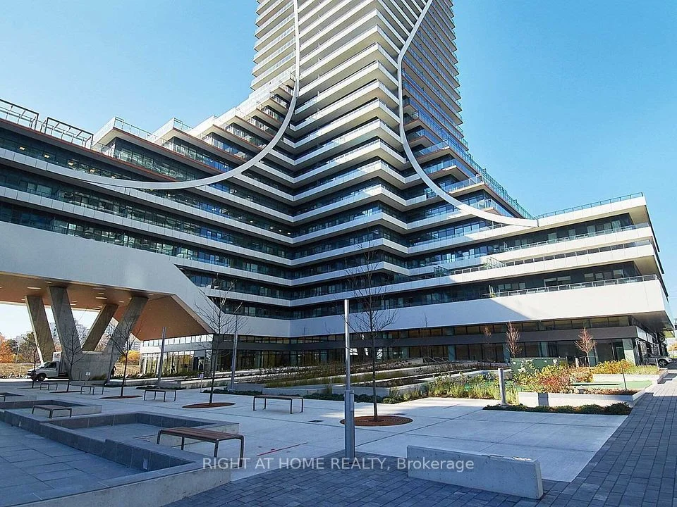 30 Shore Breeze Drive 1213, Toronto W06, ON M8V 0J1