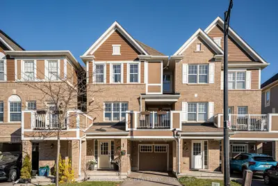 Att/Row/Townhouse in Milton