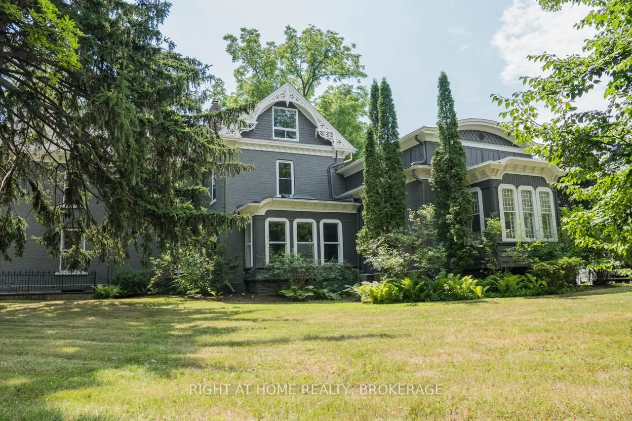 164 Trafalgar Road Loft, Oakville, On L6j 3g6
