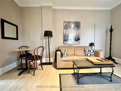 Detached in Oakville