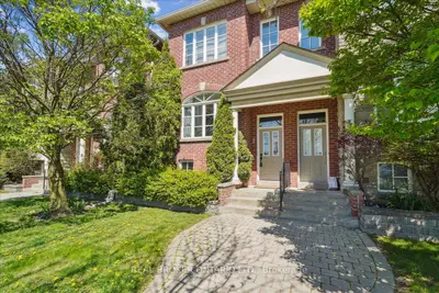 Condo Townhouse in Toronto