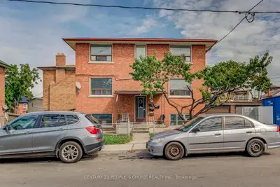 Triplex in Toronto
