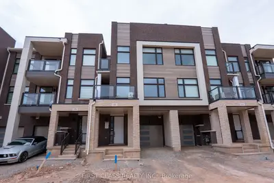 Att/Row/Townhouse in Oakville