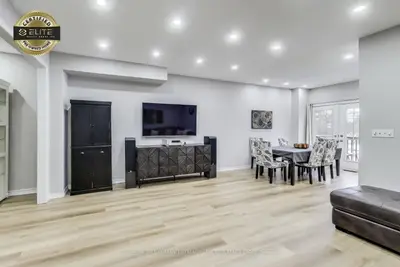 Att/Row/Townhouse in Brampton