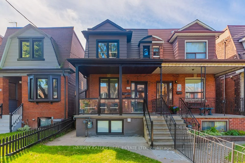 600 St. Clarens Avenue 3, Toronto W02, ON M6H 3W9