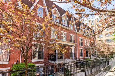 Condo Townhouse in Toronto
