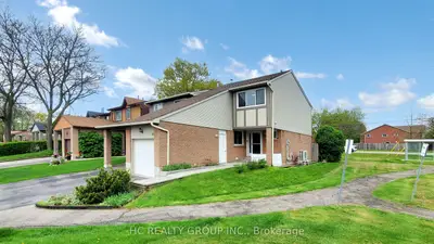 Semi-Detached Condo in Oakville