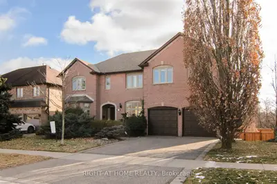 2124 Nipigon Drive, Oakville, On L6h 4e4
