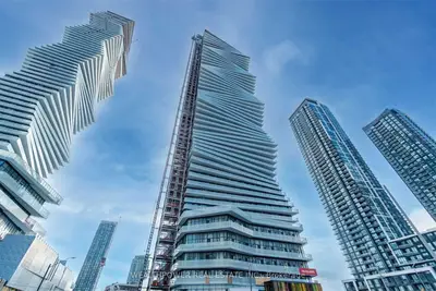 Condo Apartment in Mississauga