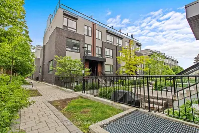 Condo Townhouse in Toronto