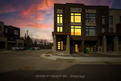Att/Row/Townhouse in Brampton