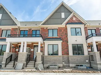 Att/Row/Townhouse in Brampton