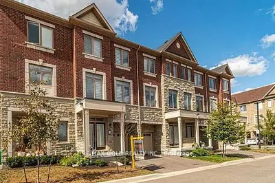 Att/Row/Townhouse in Mississauga