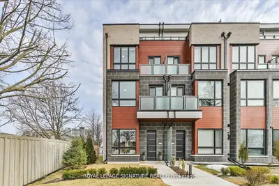 Condo Townhouse in Mississauga