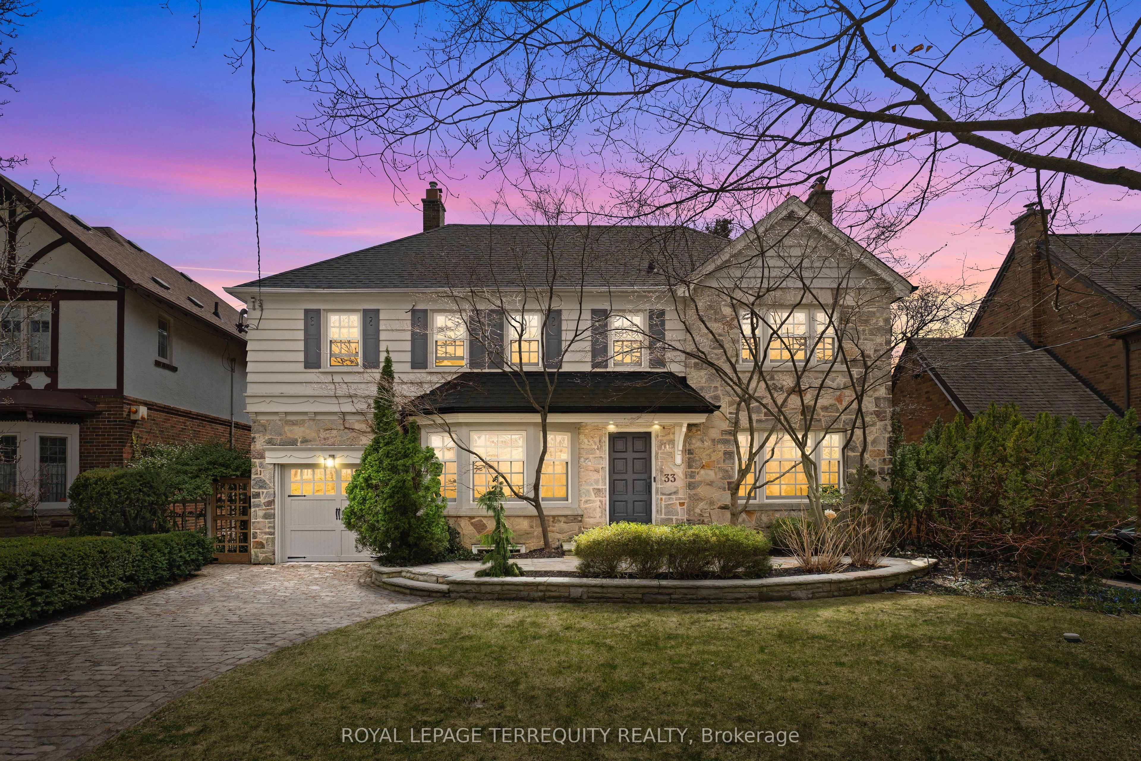 33 Queen Marys Drive, Toronto W08, ON M8X 1S3