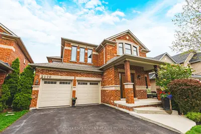 Detached in Burlington