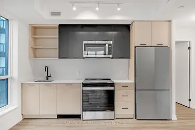 2300 St. Clair Avenue W 419, Toronto W02, On M6n 1k8