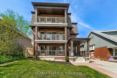 Triplex in Orangeville
