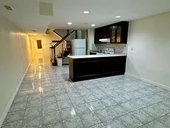 14 Garnet Avenue Lower, Toronto W02, On M6g 1v5