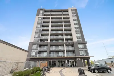 Condo Apartment in Milton