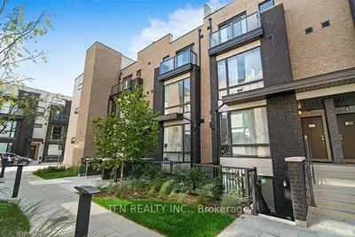 Condo Townhouse in Toronto