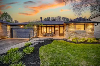 Detached in Burlington