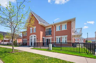 Condo Apartment in Burlington