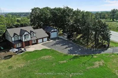 Detached in Oakville
