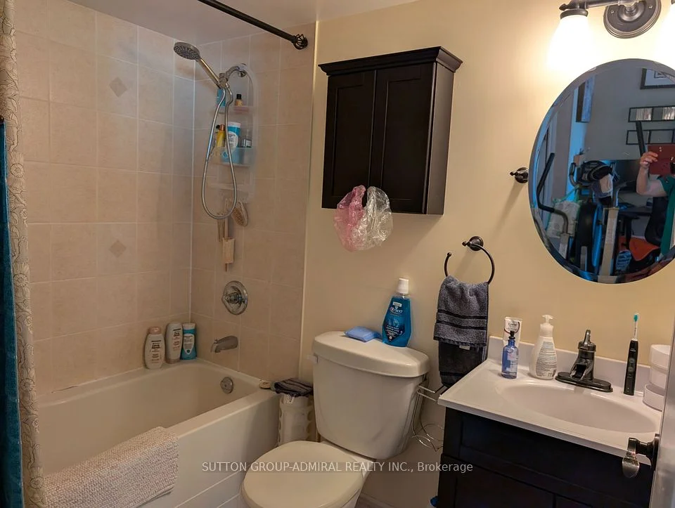 2088 Lawrence Avenue W 1103, Toronto W04, ON M9N 3Z9